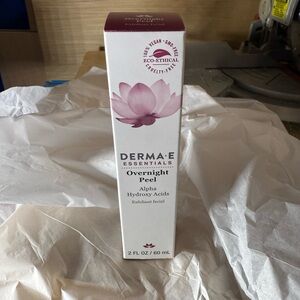 Derma E Essentials Overnight Peel - White and Purple